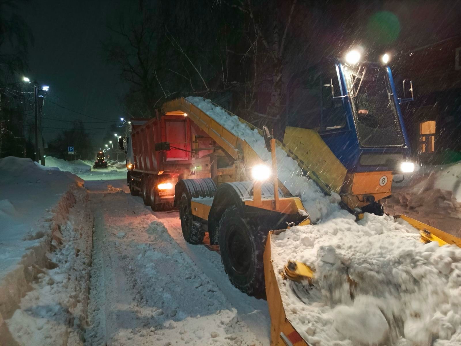 В Ульяновске продолжается планомерная расчистка дорог.