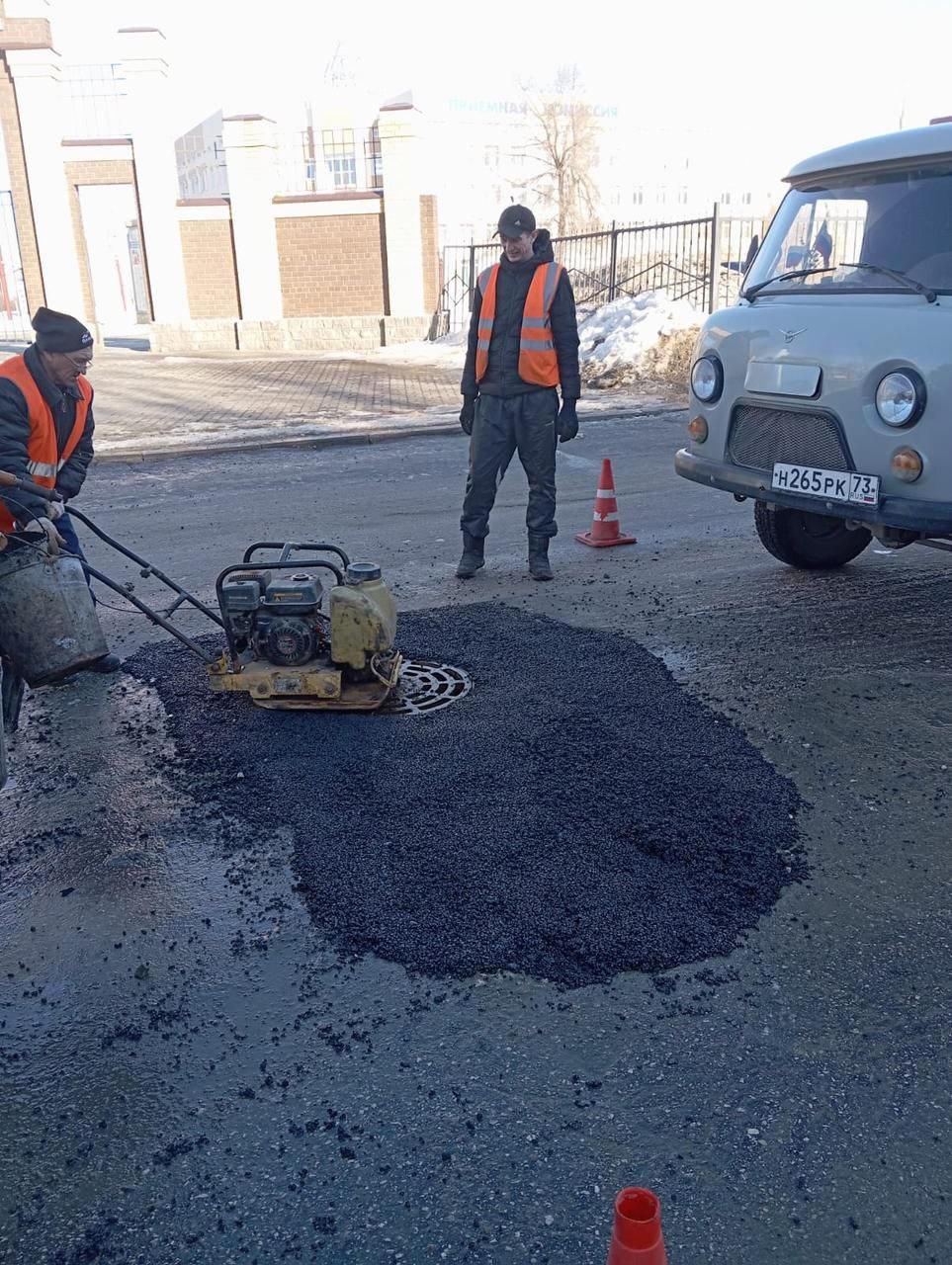 Ульяновские дорожники за сутки устранили ямы на 13 улицах.