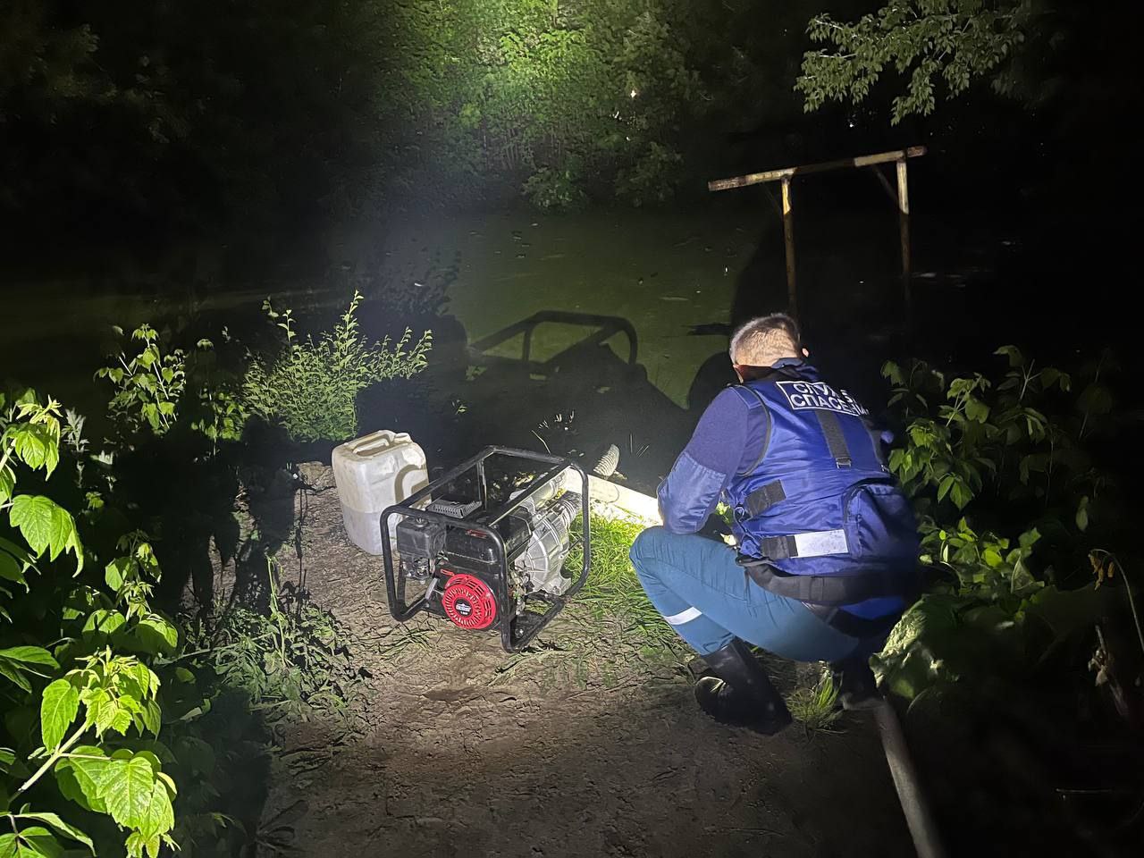 В Засвияжье улучшат состояние технического водоёма для приёма поверхностных стоков.