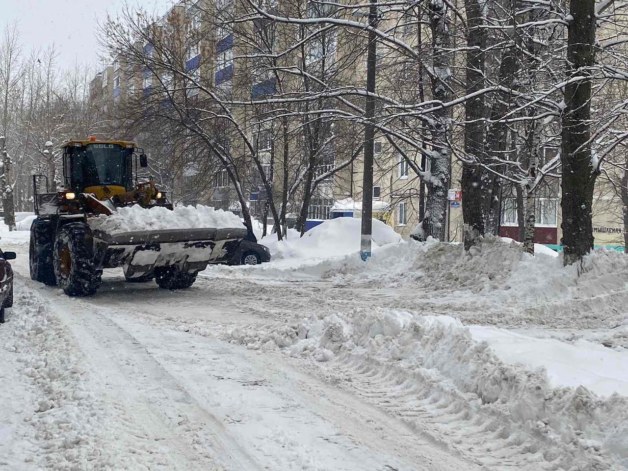 Ульяновские службы устраняют перемёты на дорогах пригородной зоны.