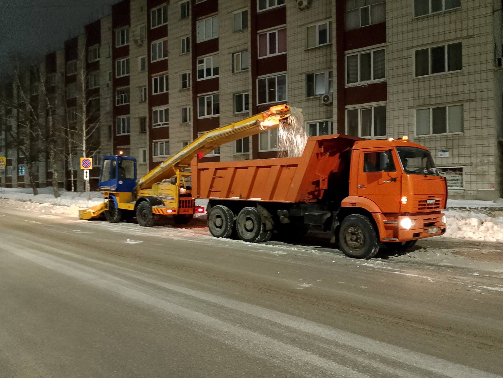 В ночь на 19 декабря улицы Ульяновска очищало 70 единиц техники.