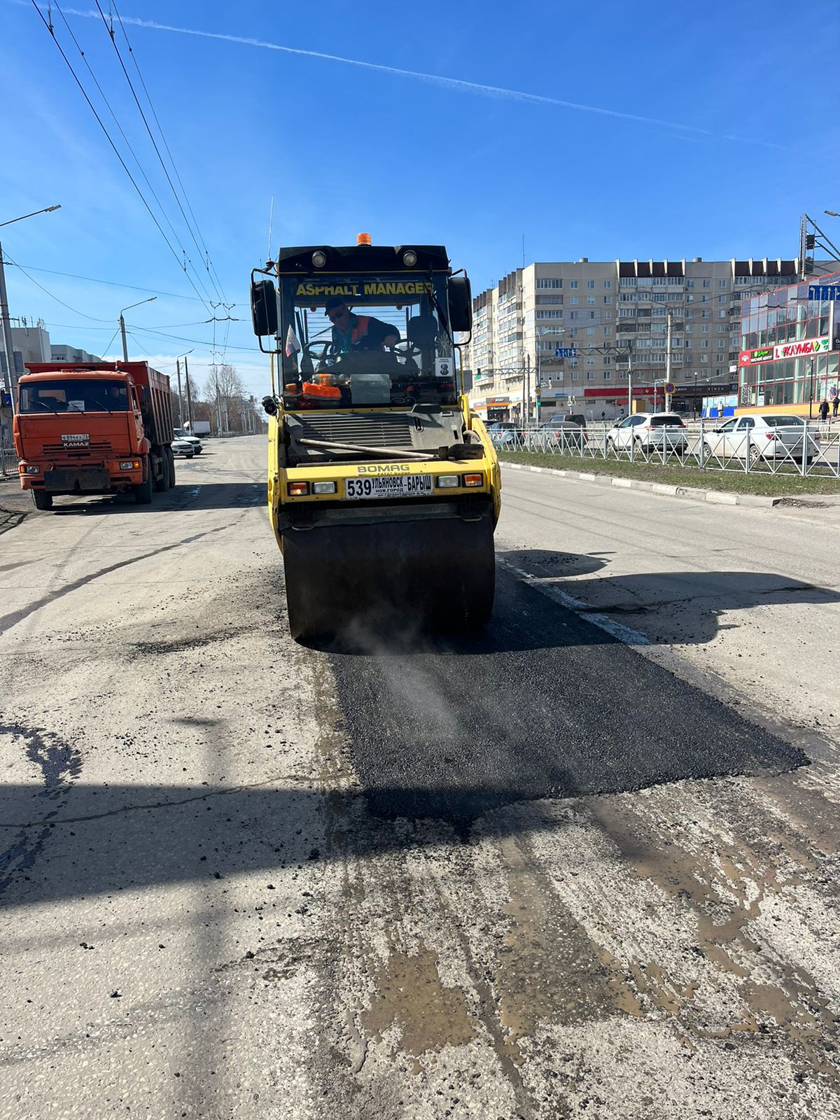 Дороги Ульяновска ремонтируют шесть бригад МБУ «Дорремстрой».