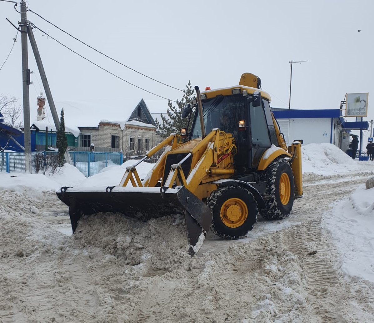 Привлечённая к уборке снега в Ульяновске техника показывает свою эффективность.