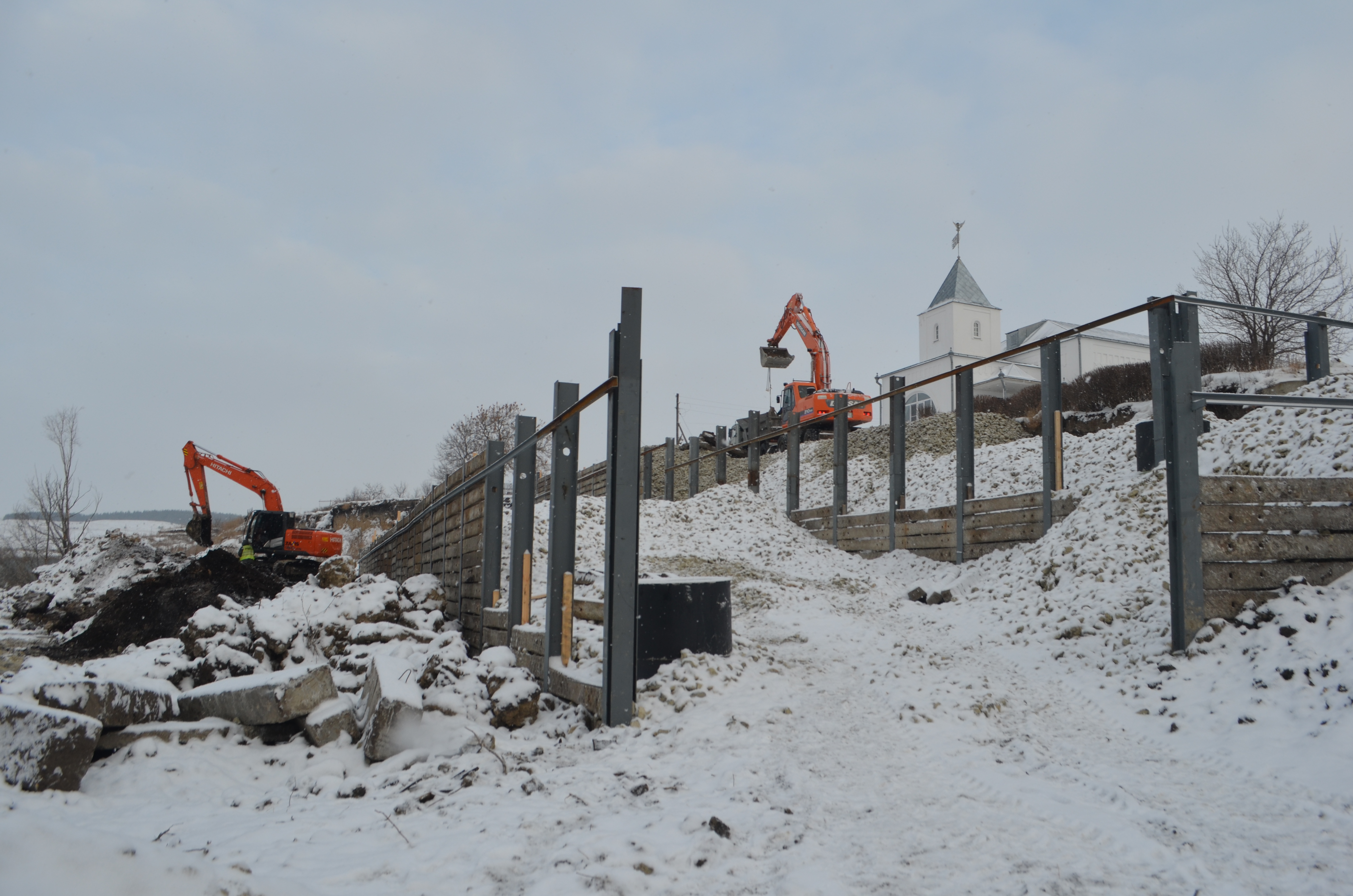 В ульяновском селе Арское завершаются работы по укреплению оползневого склона.
