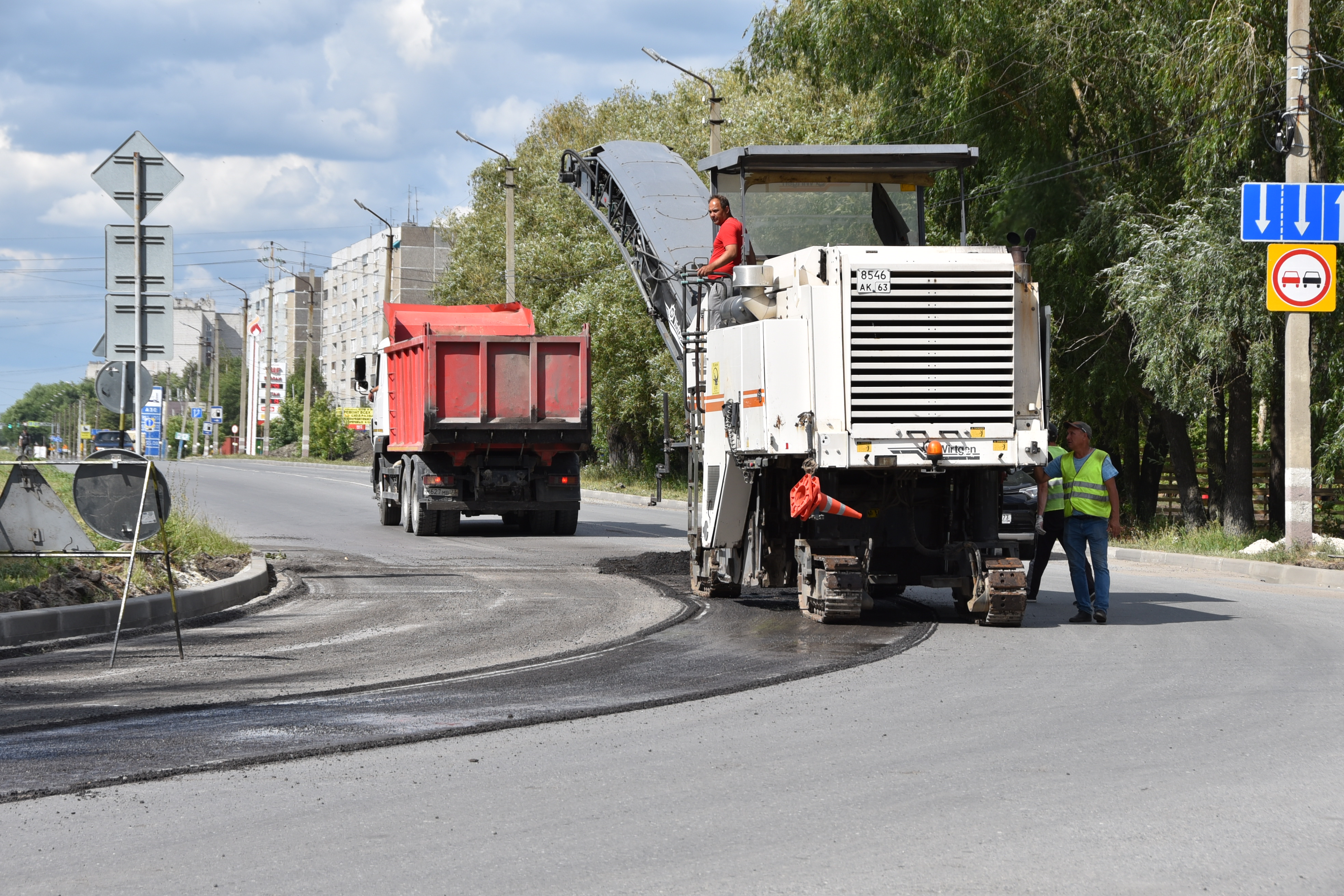 По нацпроекту «Безопасные качественные дороги» в Ульяновске идёт ремонт семи дорог.