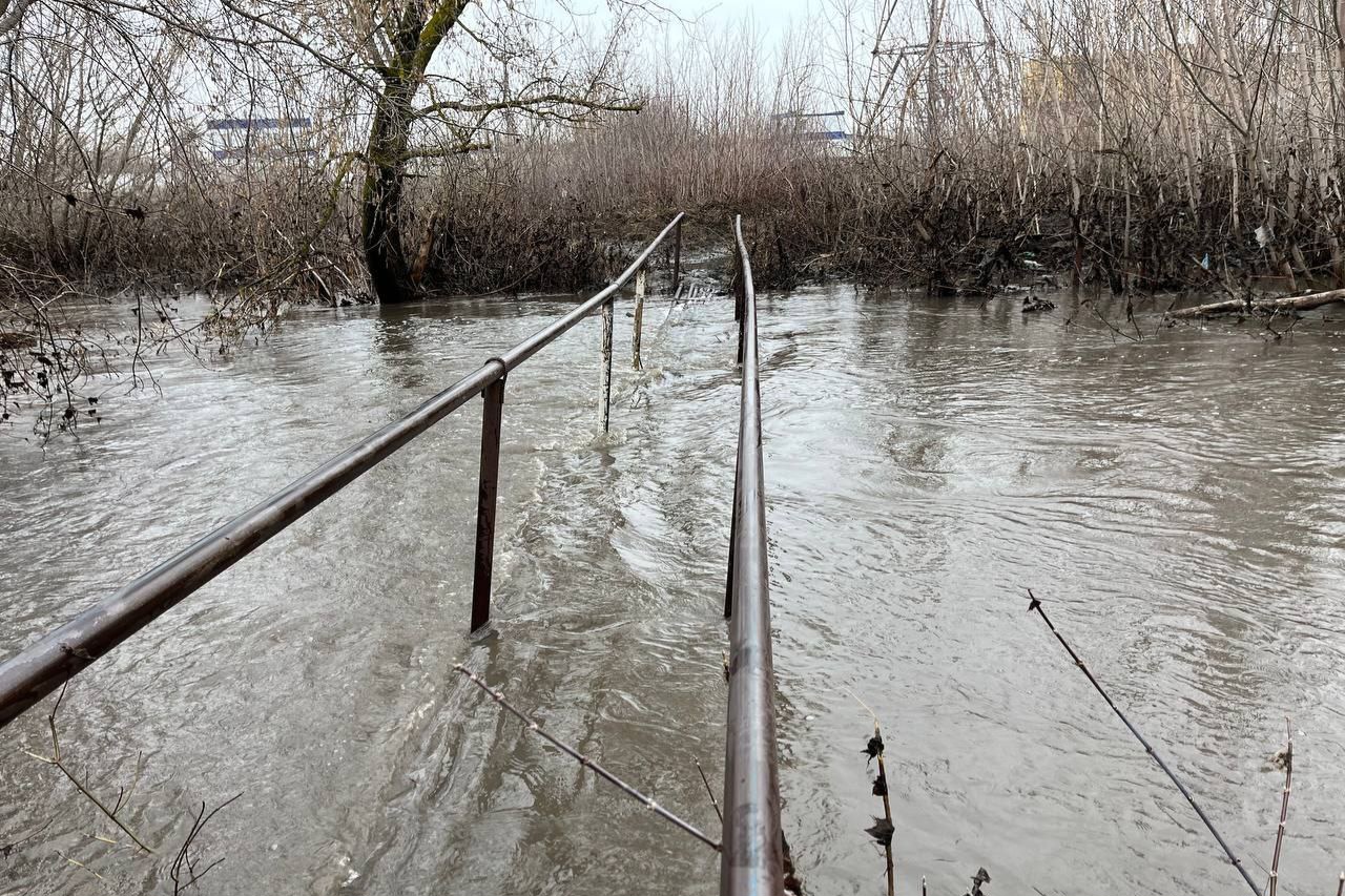 Ульяновские спасатели ликвидировали новый затор на реке Сельдь.