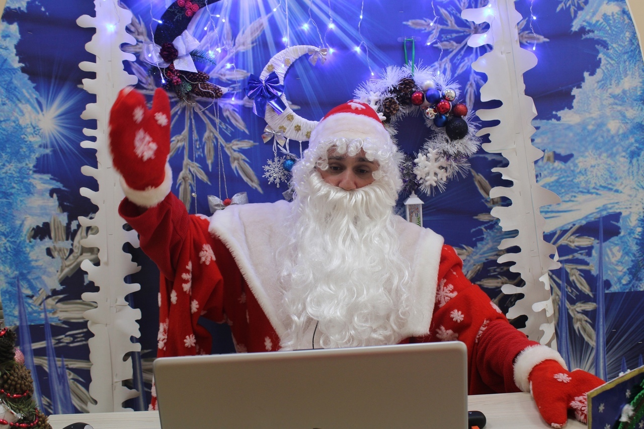«Дед Мороз на связи»: ульяновцы могут заказать новогоднее поздравление для своих детей.