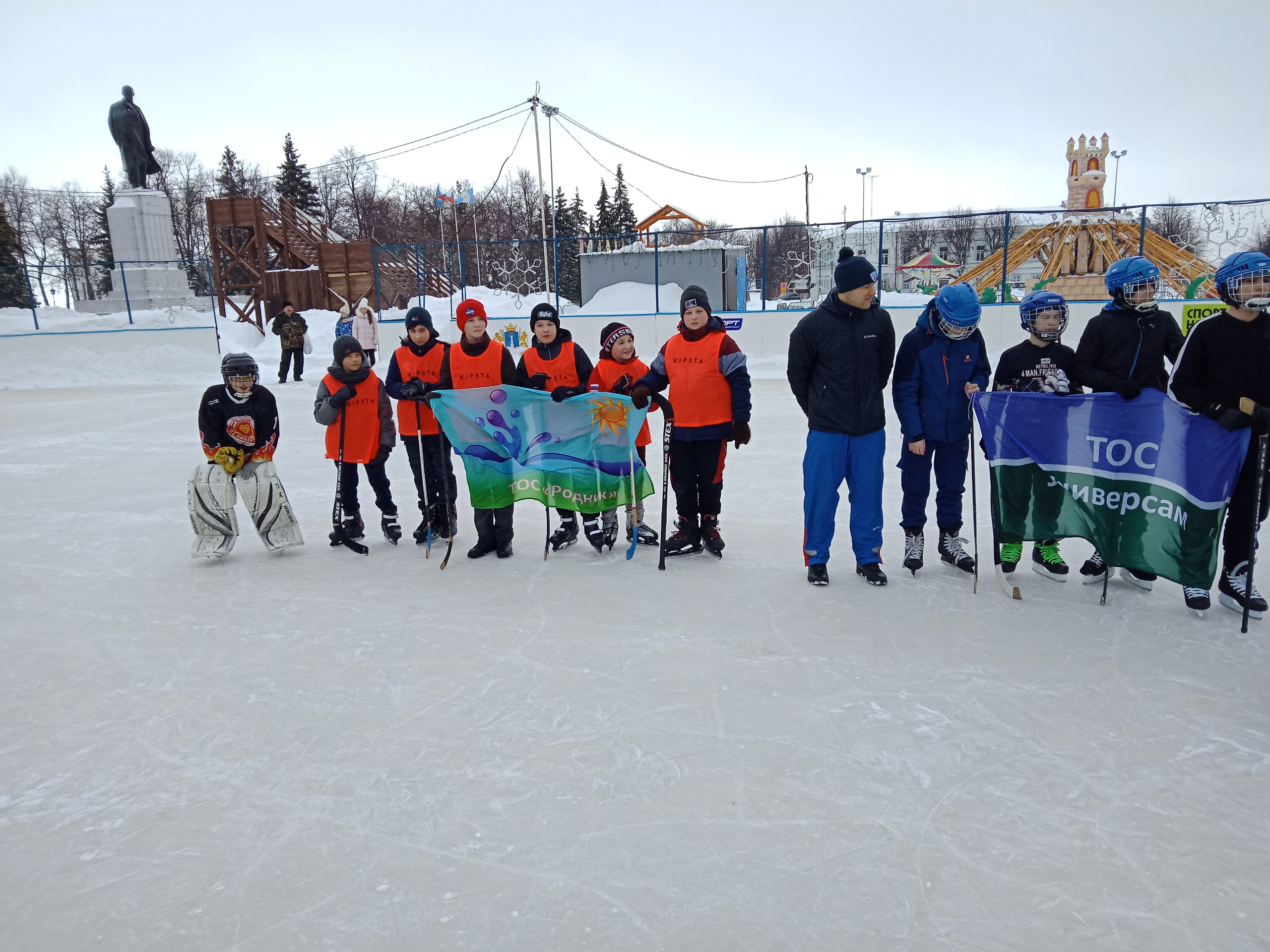 Этой зимой в 48 дворах Ульяновска работают спортивные инструкторы.
