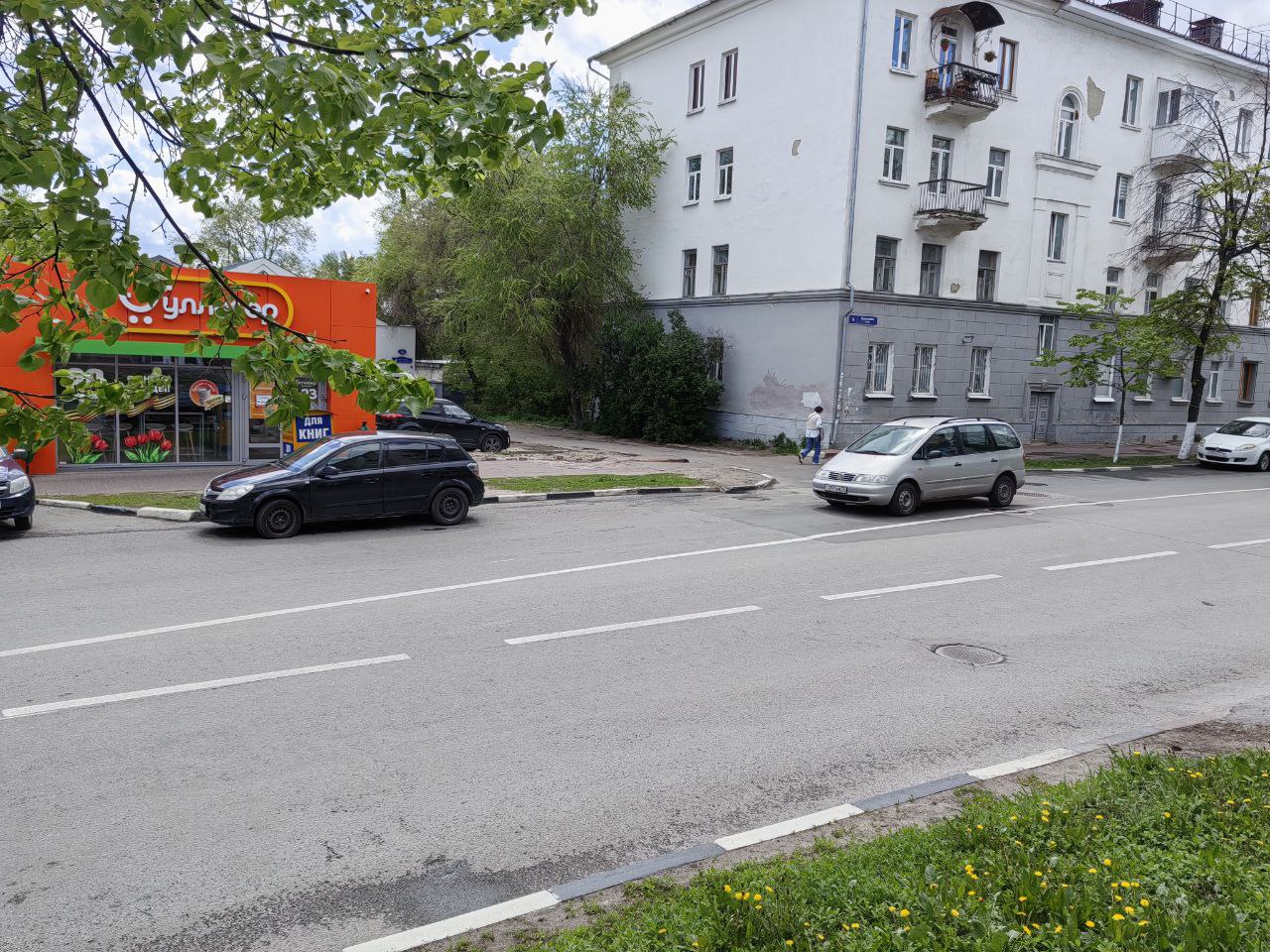 На улице Кузнецова повысили безопасность движения автотранспорта.