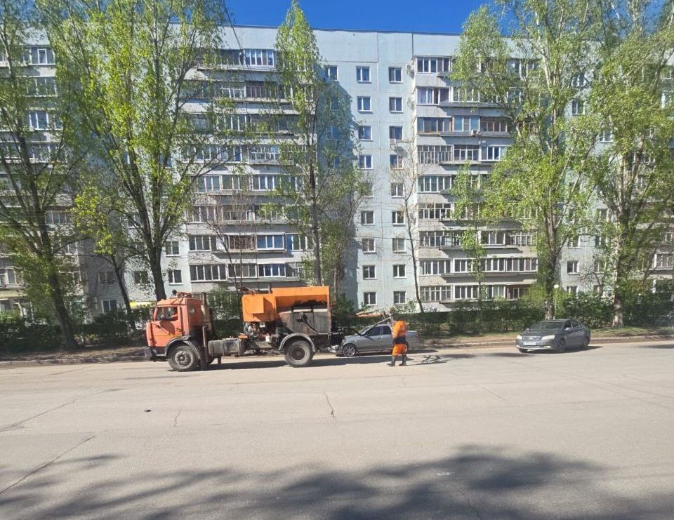 В Ульяновске за сутки дорожники отремонтировали 22 участка улиц.