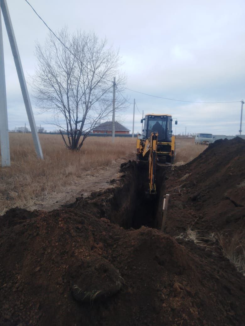 В Заволжском районе Ульяновска строят новый участок водопровода.