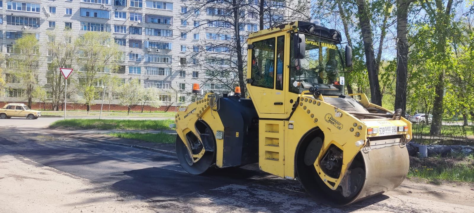 В первомайские праздники улицы Ульяновска ремонтировали 12 бригад МБУ «Дорремстрой».