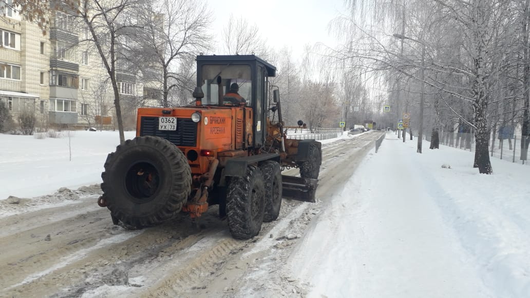 На улицах Ульяновска работает 77 единиц дорожной техники.