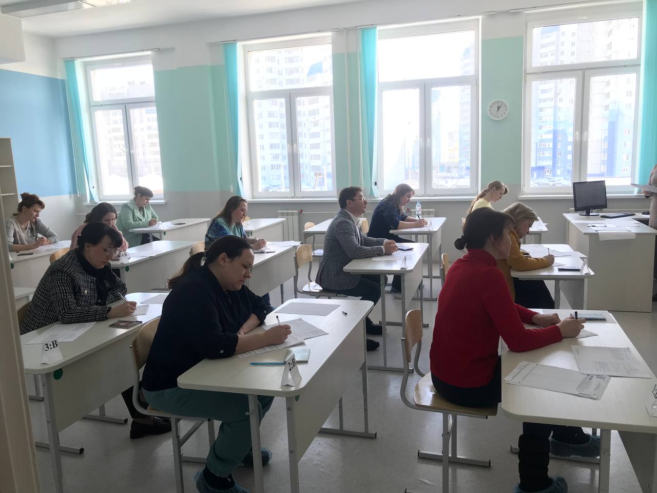 Родители ульяновских выпускников сдали единый государственный экзамен по истории.
