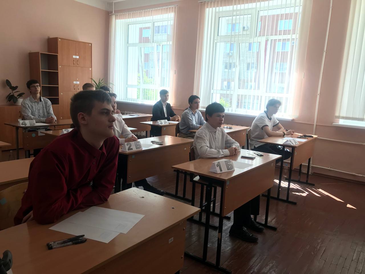 Ульяновские выпускники 31 мая сдавали экзамен по математике.