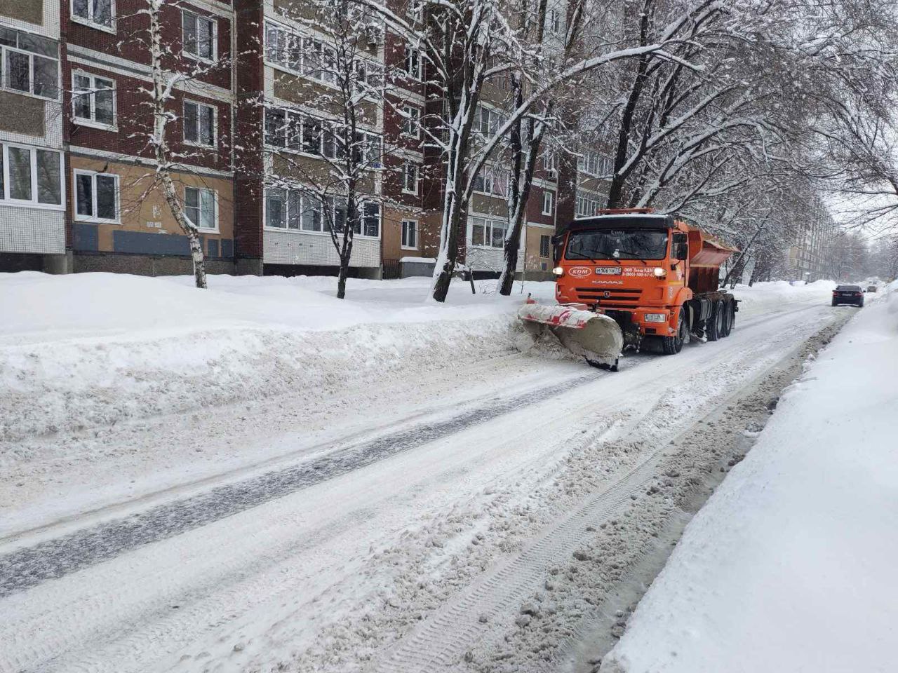 В связи с обильными снегопадами в Ульяновске введён режим повышенной готовности с 6:00 6 февраля.