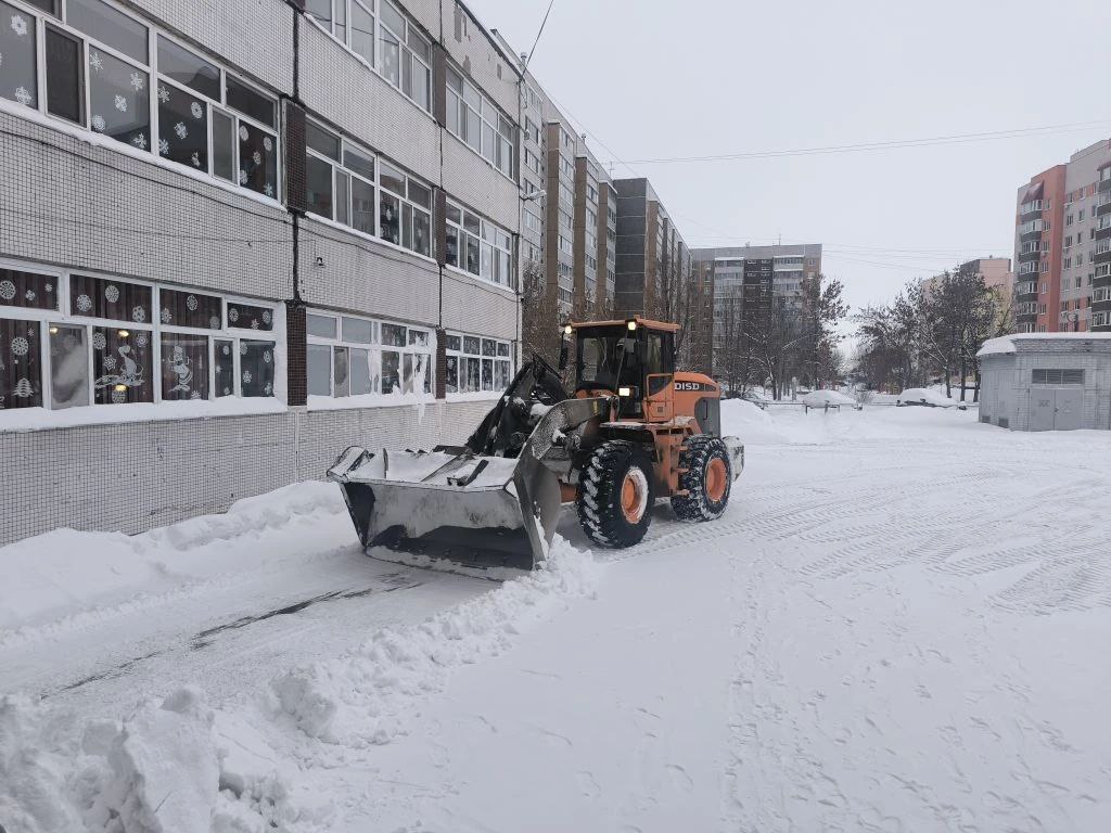 После очередного снегопада на уборку Ульяновска вышло 104 единицы спецтехники.