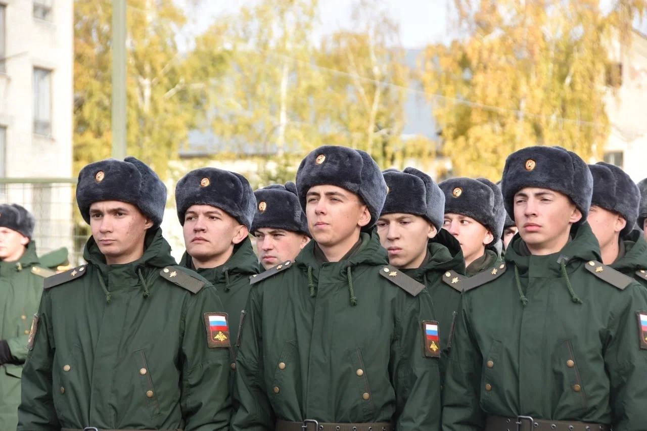 В Ульяновске увековечат память выпускников Высшего военного инженерного училища связи.