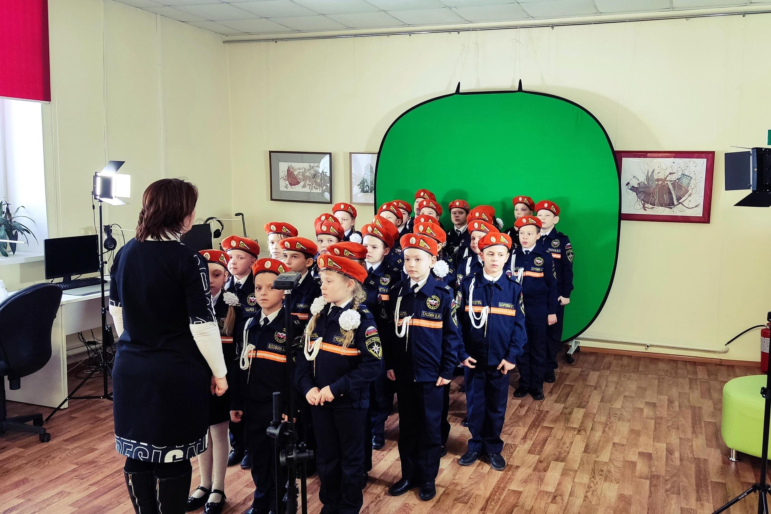 Концерты, фестивали патриотической песни и уроки мужества: в Ульяновске проходит месячник «Отчизны верные сыны».