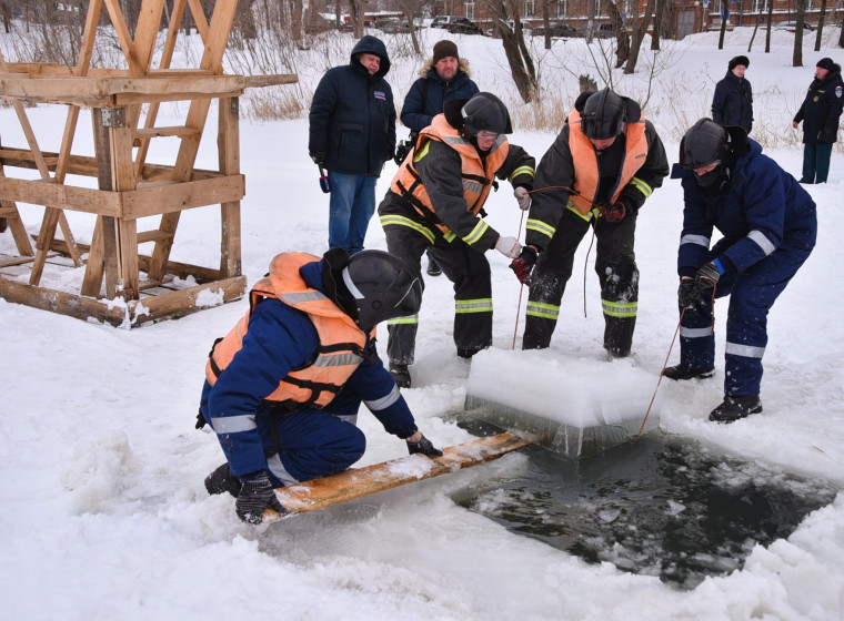 Ледовая обстановка перед Крещенскими купаниями в Ульяновске остаётся сложной.