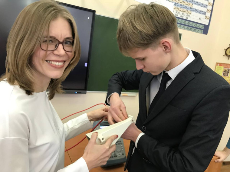 В Ульяновске впервые провели совместный урок для школьников и родителей.