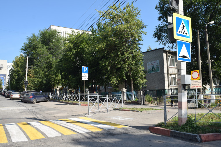 В Ульяновске приведут к нацстандарту безопасности пешеходные переходы у всех образовательных организаций.