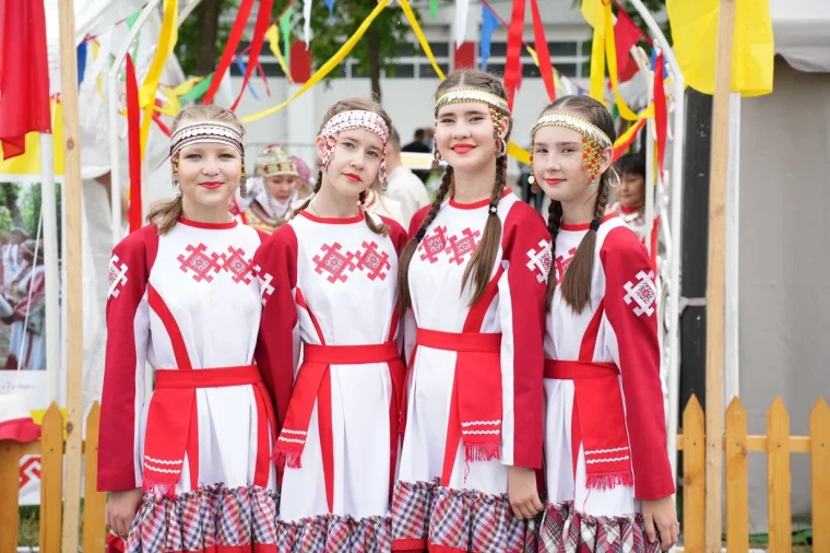В Ульяновске отметили национальные праздники Акатуй и Сабантуй.