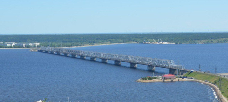 Администрация Ульяновска готовит проект капремонта деформационных швов Императорского моста.