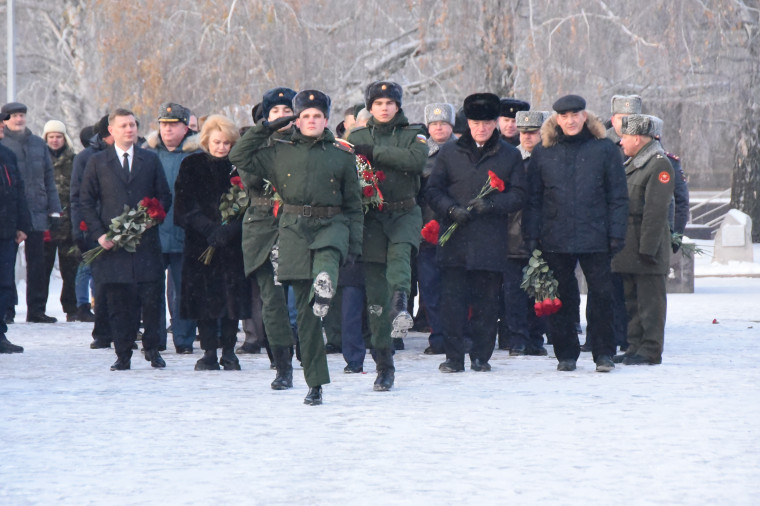 В Ульяновске отметят День Героев Отечества.