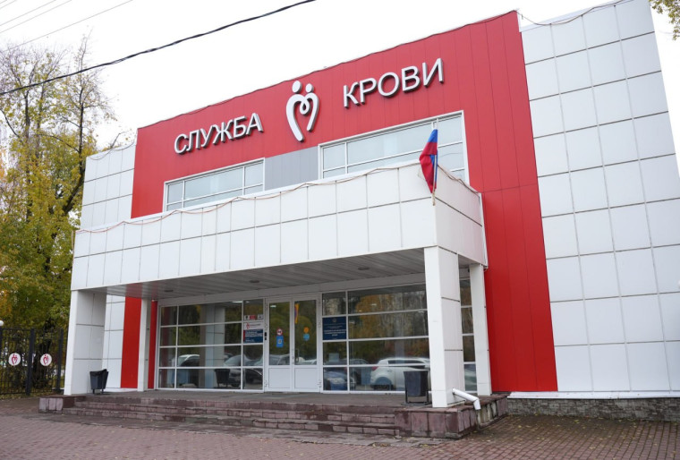 В Ульяновске доноров приглашают сдать кровь . В Ульяновске доноров приглашают сдать кровь .