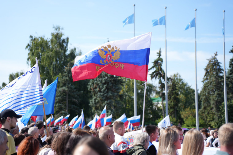 Поздравление Главы города Александра Болдакина с Днём России. Поздравление Главы города Александра Болдакина с Днём России.