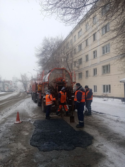 В Ульяновске начат ремонт дорог литым асфальтом.