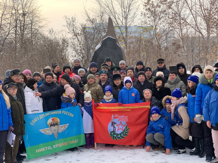 В Ульяновске почтили память погибших в Афганистане земляков. В Ульяновске почтили память погибших в Афганистане земляков.