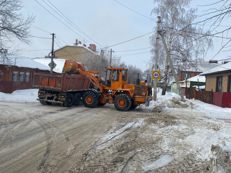 За сутки с улиц Ульяновска вывезли 194 самосвала снега.