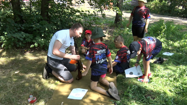 В ульяновском парке "Прибрежный" заработает детский патриотический лагерь.