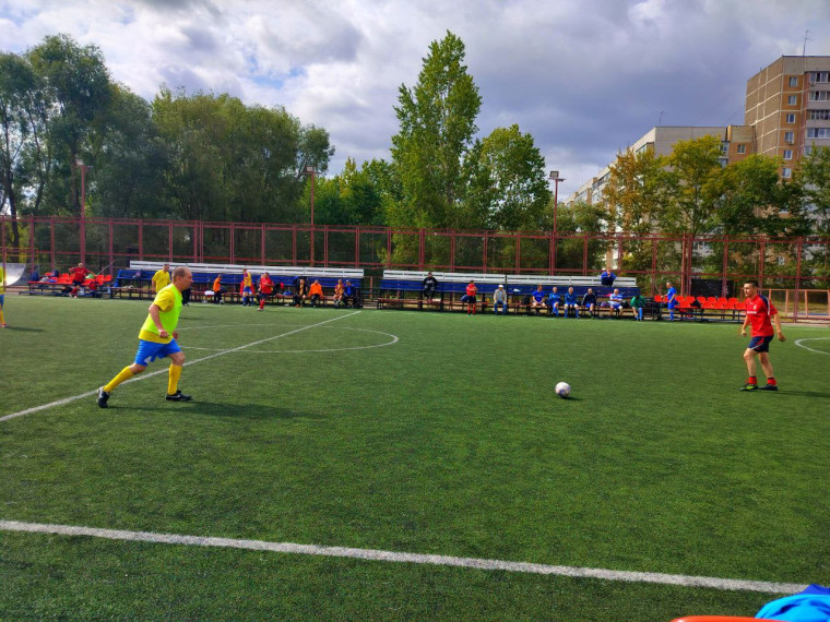 Площадь мини-футбольного паркета в ульяновском ФОК «Новое поколение» составит 1100 кв. м.