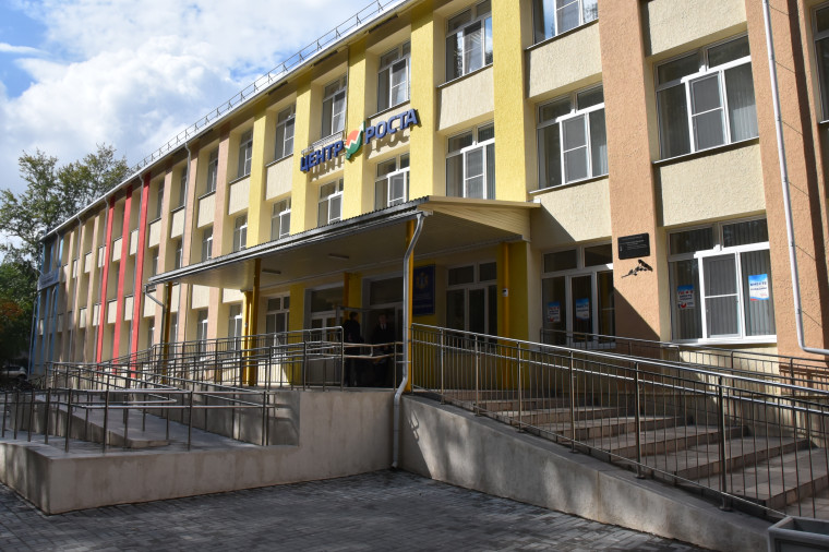 В ульяновской гимназии №34 прошли познавательные мероприятия, посвященные Дню программиста.