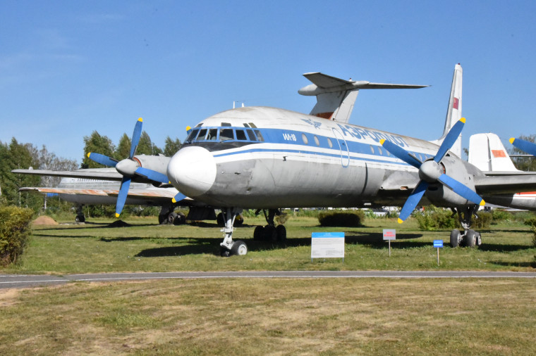 В Ульяновске наградили работников авиационной отрасли.