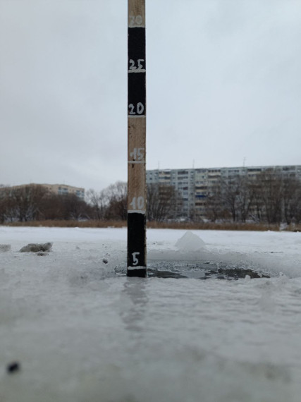 Лёд ульяновских водоёмов крайне тонок и представляет опасность.