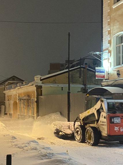В ночь на 4 декабря последствия снегопада на дорогах Ульяновска устраняли 95 единиц спецтехники.