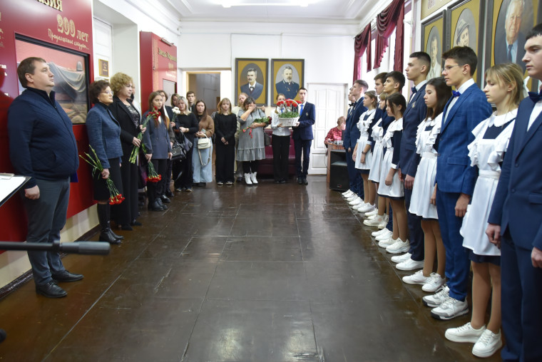 В семи школах Ульяновска увековечили память погибших на СВО ульяновцев.