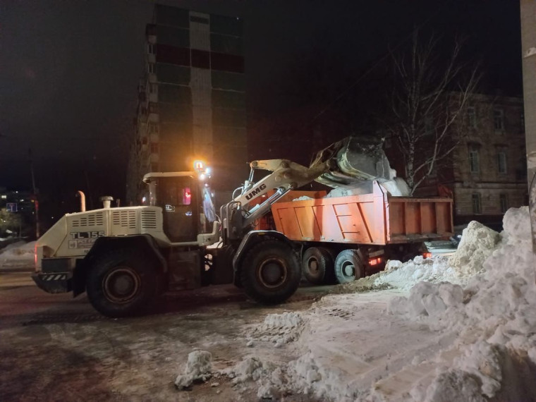В ночь на 19 декабря улицы Ульяновска очищало 70 единиц техники.