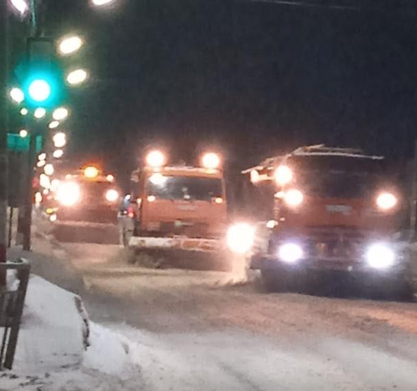 Ночью 26 декабря дороги Ульяновска очищало 70 единиц спецтехники.