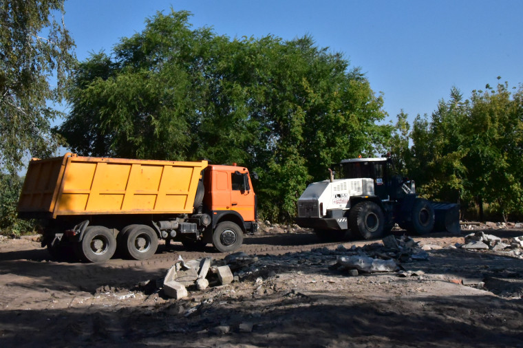 Ульяновцы на субботнике очищали от мусора зоны отдыха и дворы.