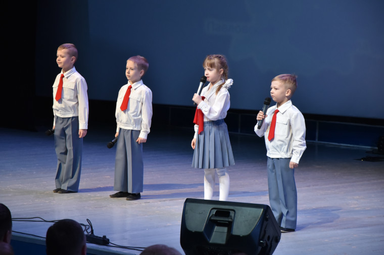 В Ульяновске прошел концерт, посвященный 81-й годовщине со Дня образования Ульяновской области.