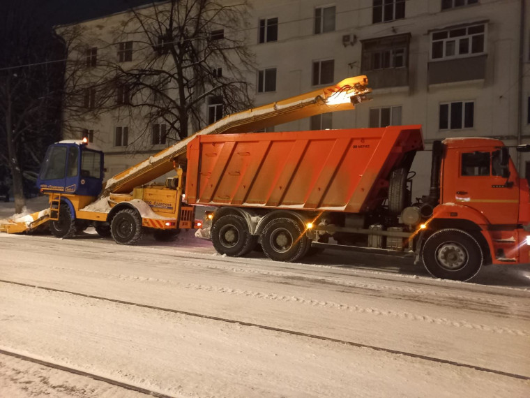 Администрация Ульяновска усилила вывоз снега.