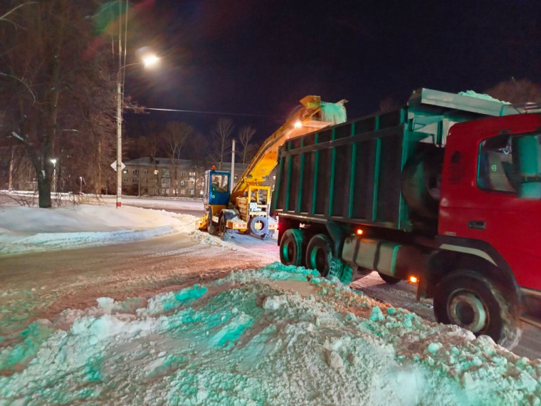 В первую ночь февраля снег вывозили с шести улиц Ульяновска.