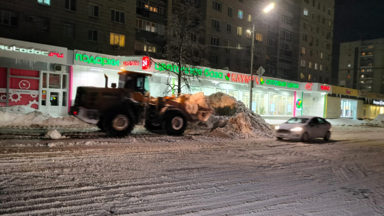 Дороги Ульяновска очищает 105 единиц спецтехники.