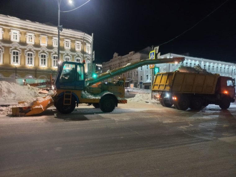 Ульяновские дорожники отремонтировали деформационный шов Императорского моста.