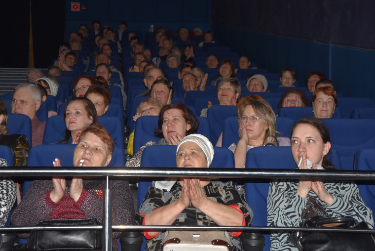 В ДК «Руслан» Международный женский день отметили более тысячи гостей.